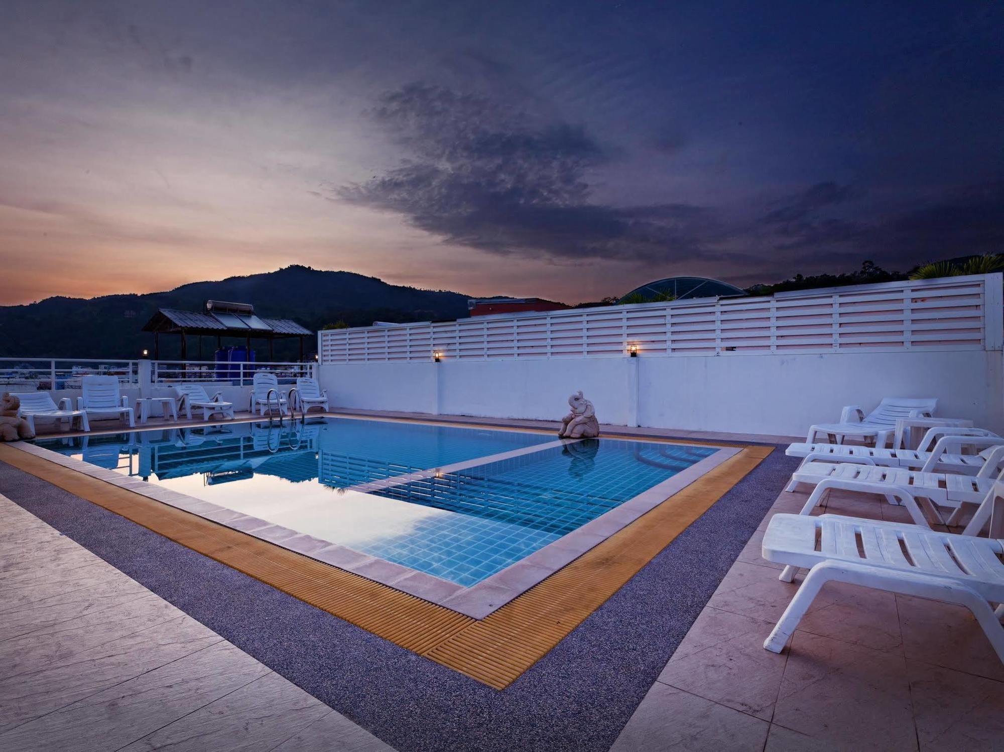 Garden Phuket Hotel Patong Ngoại thất bức ảnh